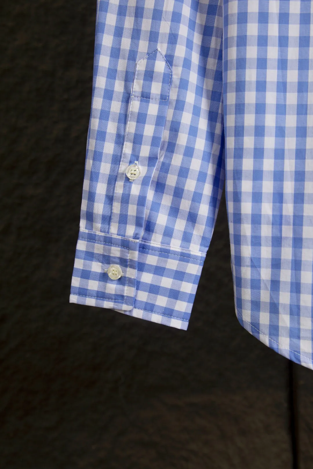 P240 Actual photo [Evergreen for all seasons] Style number: 25120# (on sale all year round) Color: light blue Size: S to XL - Ralph Lauren/Ralph Lauren 2025SS Four seasons commuting style poplin cotton casual color 0.8 check blue checkered blue label long-sleeved shirt - 100% restored workmanship. The entire garment is covered with seams and clean edges. The upper back has been reorganized for a better fit. ✅ - 100% cotton poplin cotton feels smooth. Pre-car washing treatment makes the yarn tighter ✅ - Custom-dyed original pearlescent white buttons with different sizes ✅ - Special shaped chiffon foil is included in the collar door tube, which is not easy to deform and pull ✅ - RL refreshing plaid shirt is more naughty and colorful than the simplicity of the solid color shirt. It can be salty or sweet. Daily travel and travel, the production rate is very high